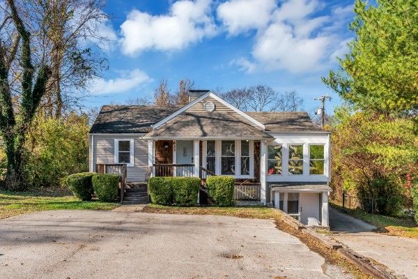 633 W Iris Dr Nashville, TN 37204