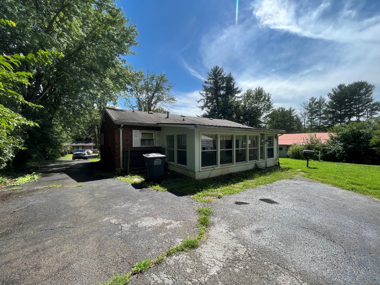 711 Woodcliff Road Monterey, TN 38574 - Absolute Auction