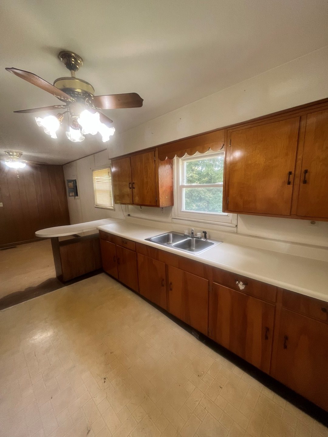 711 Woodcliff Road Monterey, TN 38574 - Absolute Auction